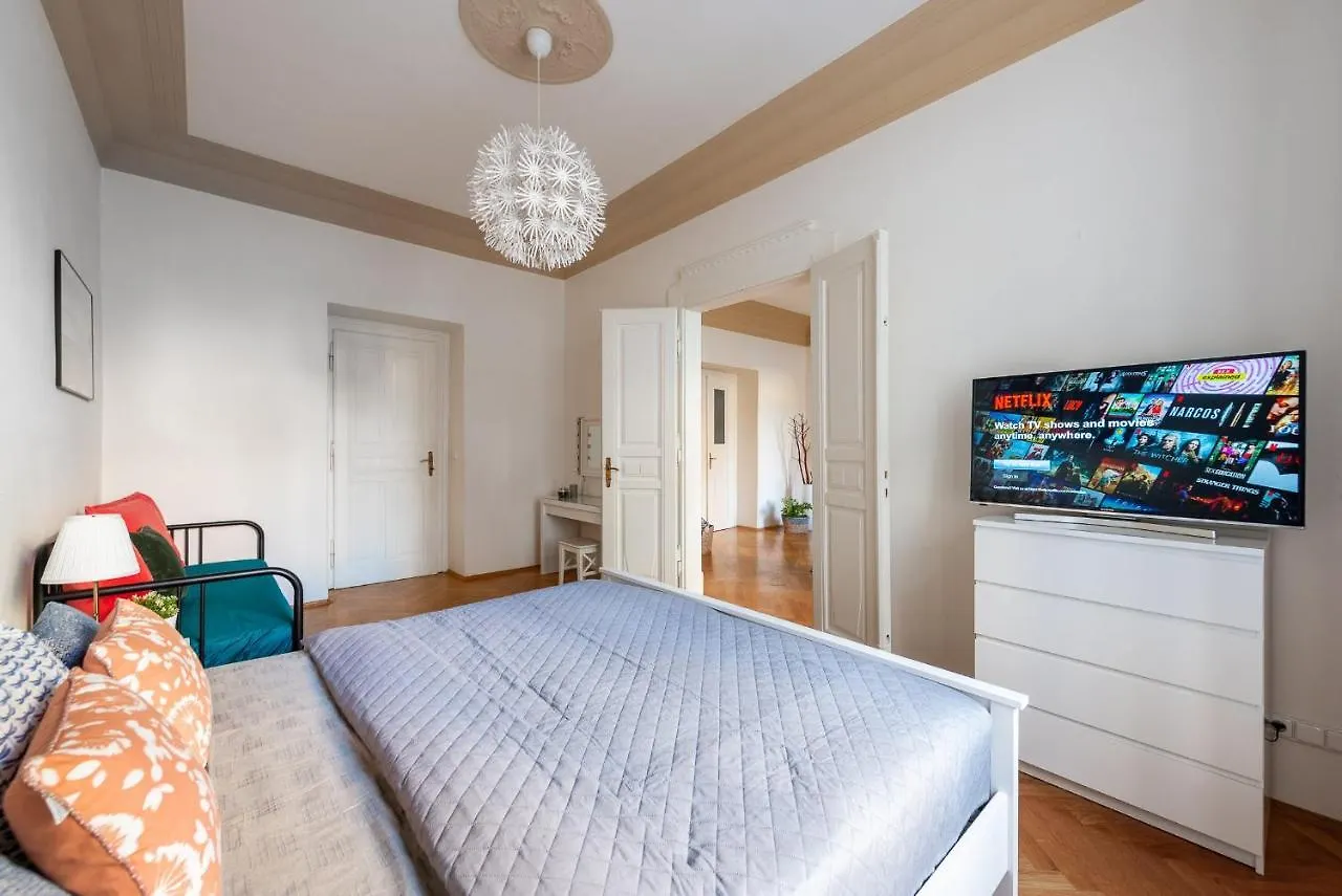 Grand Deluxe Vip Apartment Prag Çek Cumhuriyeti