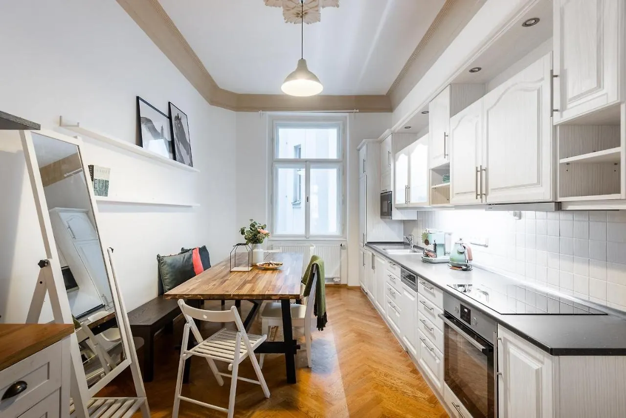 Grand Deluxe Vip Apartment Prag Çek Cumhuriyeti