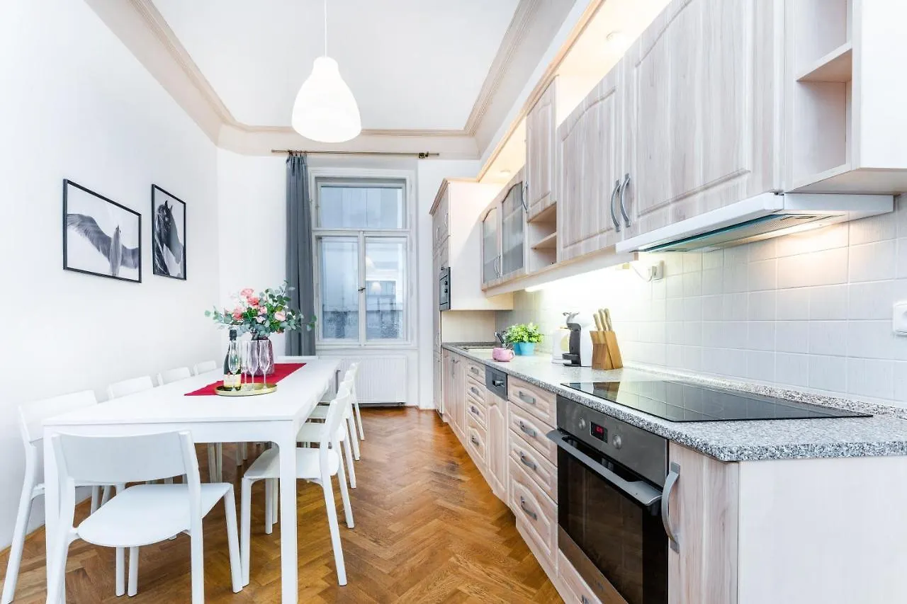 Grand Deluxe Vip Apartment Prag