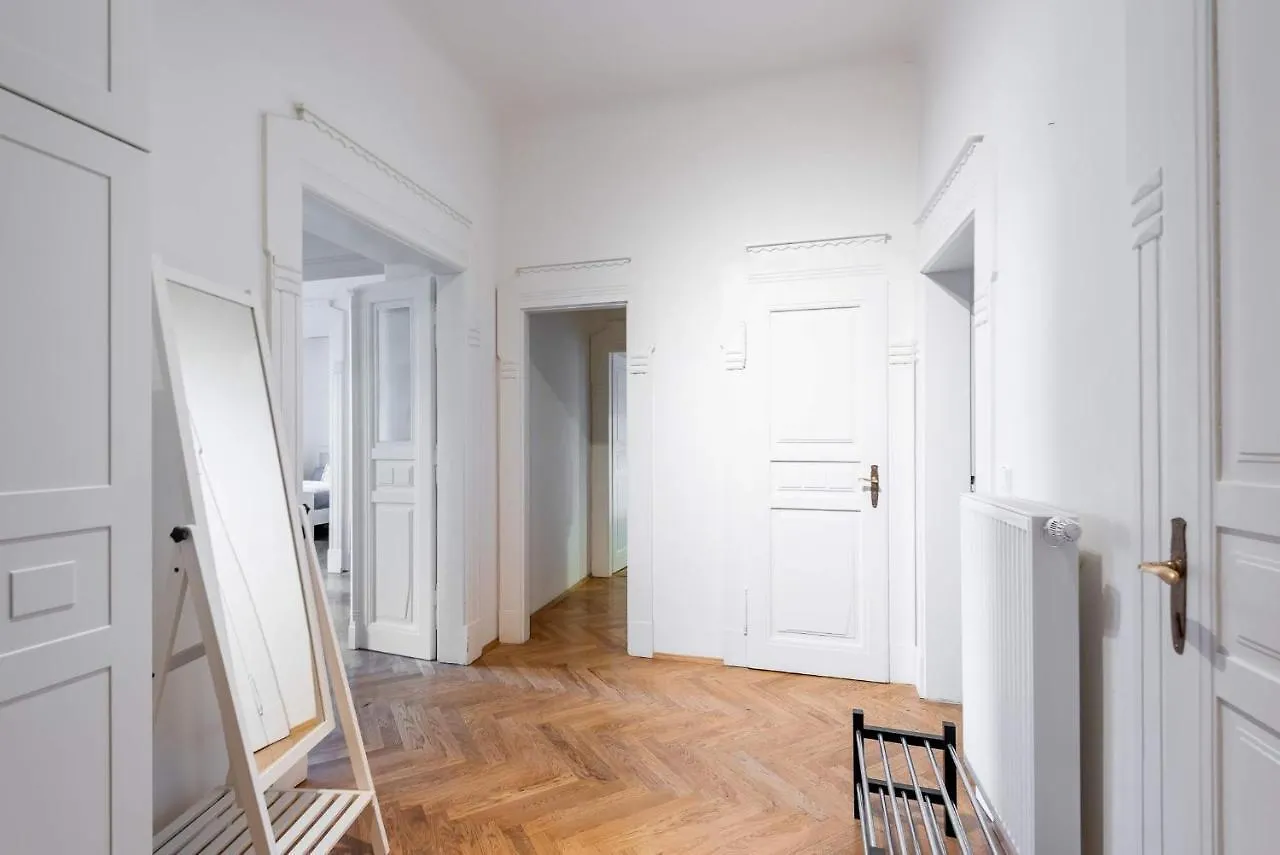 Grand Deluxe Vip Apartment Praga