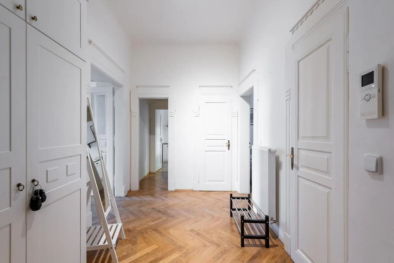 Grand Deluxe Vip Apartment Praga